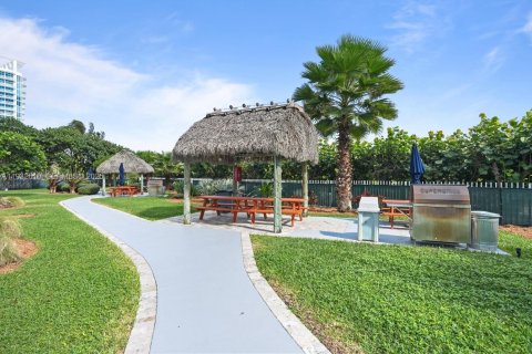 Copropriété à vendre à Miami Beach, Floride: 2 chambres, 185.25 m2 № 1991336 - photo 17