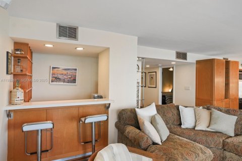 Copropriété à vendre à Miami Beach, Floride: 2 chambres, 185.25 m2 № 1991336 - photo 27