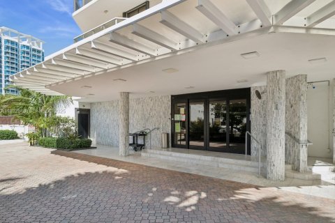 Copropriété à vendre à Miami Beach, Floride: 2 chambres, 185.25 m2 № 1991336 - photo 19