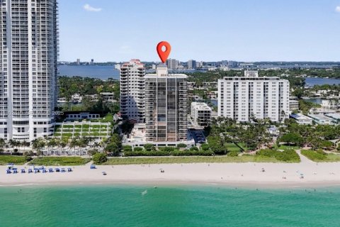 Copropriété à vendre à Miami Beach, Floride: 2 chambres, 185.25 m2 № 1991336 - photo 28