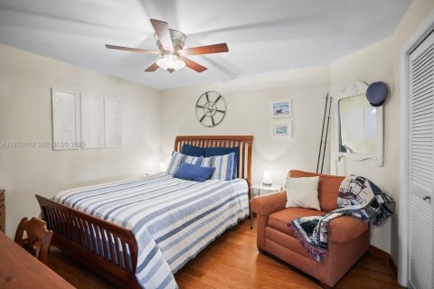 Condo in Miami Beach, Florida, 2 bedrooms № 1991336 - photo 10