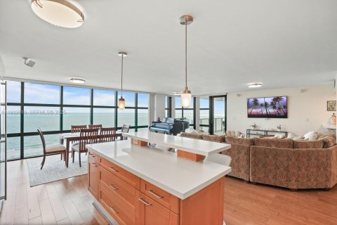 Copropriété à vendre à Miami Beach, Floride: 2 chambres, 185.25 m2 № 1991336 - photo 26