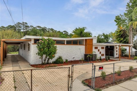 House in Orlando, Florida 4 bedrooms, 156.63 sq.m. № 1684571 - photo 6