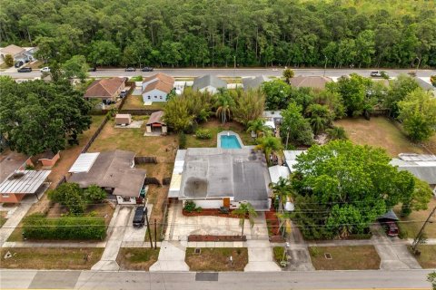 House in Orlando, Florida 4 bedrooms, 156.63 sq.m. № 1684571 - photo 10