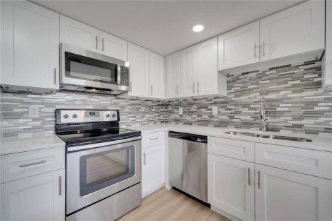 House in Orlando, Florida 4 bedrooms, 156.63 sq.m. № 1684571 - photo 29