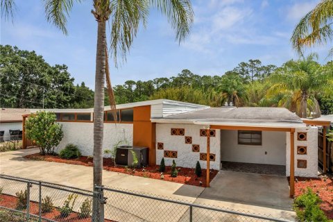 House in Orlando, Florida 4 bedrooms, 156.63 sq.m. № 1684571 - photo 5
