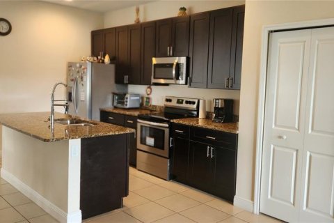 Villa ou maison à vendre à Kissimmee, Floride: 3 chambres, 145.3 m2 № 1823232 - photo 2