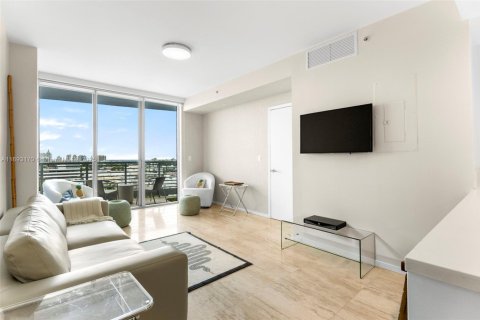 Copropriété à louer à Miami Beach, Floride: 1 chambre, 72.74 m2 № 1946782 - photo 4