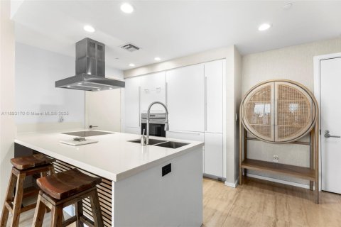 Copropriété à louer à Miami Beach, Floride: 1 chambre, 72.74 m2 № 1946782 - photo 2