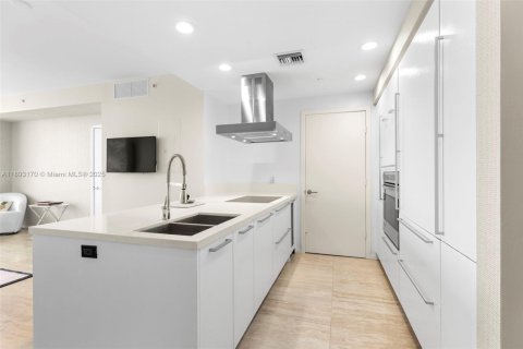 Copropriété à louer à Miami Beach, Floride: 1 chambre, 72.74 m2 № 1946782 - photo 5