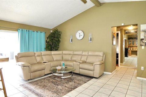 House in Spring Hill, Florida 4 bedrooms, 185.71 sq.m. № 1717483 - photo 17