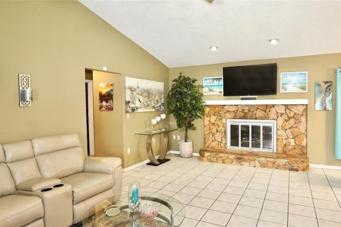 House in Spring Hill, Florida 4 bedrooms, 185.71 sq.m. № 1717483 - photo 20
