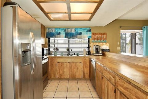 House in Spring Hill, Florida 4 bedrooms, 185.71 sq.m. № 1717483 - photo 15