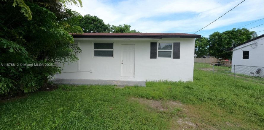 Casa en Homestead, Florida 3 dormitorios, 121.79 m2 № 1928794