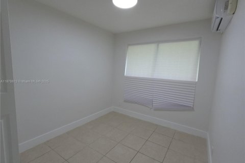 Casa en alquiler en Homestead, Florida, 3 dormitorios, 121.79 m2 № 1928794 - foto 8