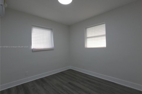 Casa en alquiler en Homestead, Florida, 3 dormitorios, 121.79 m2 № 1928794 - foto 3