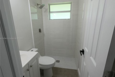 Casa en alquiler en Homestead, Florida, 3 dormitorios, 121.79 m2 № 1928794 - foto 12