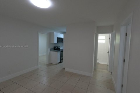 Casa en alquiler en Homestead, Florida, 3 dormitorios, 121.79 m2 № 1928794 - foto 6