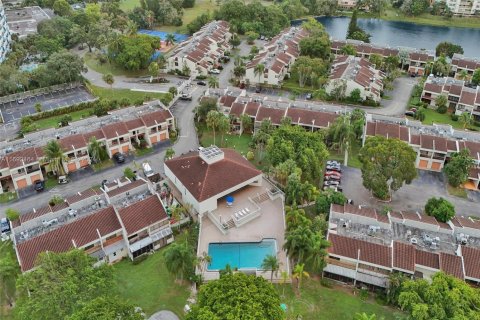 Condominio en venta en Lauderhill, Florida, 2 dormitorios, 130.99 m2 № 1867051 - foto 19
