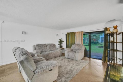 Condominio en venta en Lauderhill, Florida, 2 dormitorios, 130.99 m2 № 1867051 - foto 7