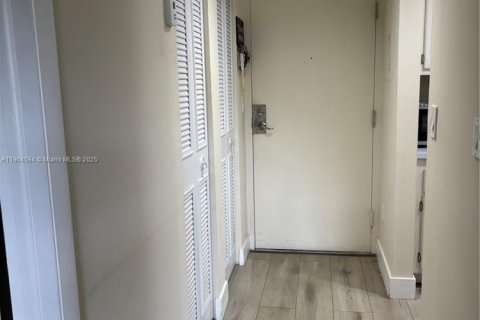 Copropriété à vendre à Miami, Floride: 1 chambre, 57.04 m2 № 1955112 - photo 2