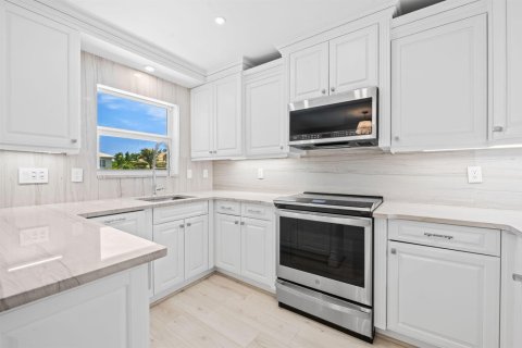 Apartment in Highland Beach, Florida 2 bedrooms, 104.61 sq.m. № 2086419 - photo 7