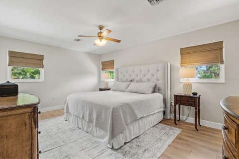 House in Englewood, Florida 3 bedrooms, 159.51 sq.m. № 1901880 - photo 29