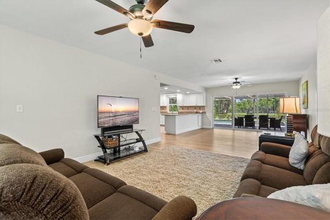 House in Englewood, Florida 3 bedrooms, 159.51 sq.m. № 1901880 - photo 26
