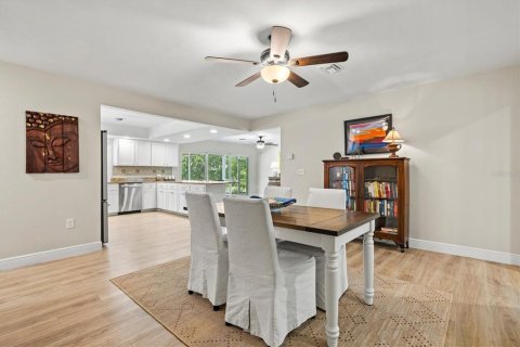 House in Englewood, Florida 3 bedrooms, 159.51 sq.m. № 1901880 - photo 15