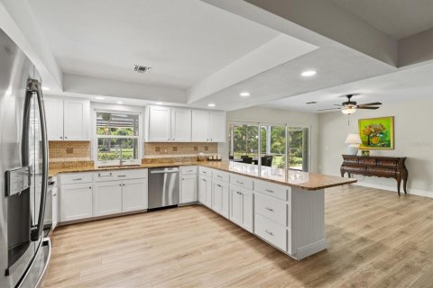 House in Englewood, Florida 3 bedrooms, 159.51 sq.m. № 1901880 - photo 20