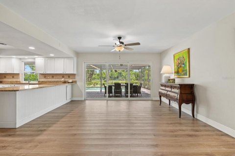House in Englewood, Florida 3 bedrooms, 159.51 sq.m. № 1901880 - photo 22