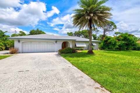 House in Englewood, Florida 3 bedrooms, 159.51 sq.m. № 1901880 - photo 9