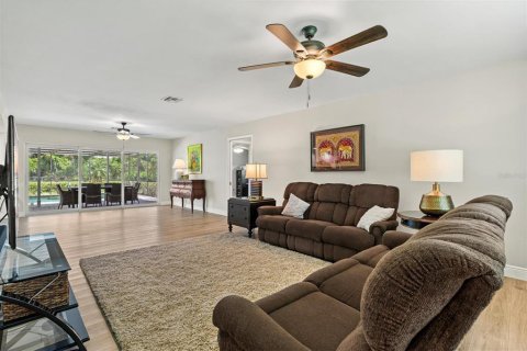 House in Englewood, Florida 3 bedrooms, 159.51 sq.m. № 1901880 - photo 25