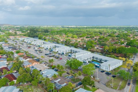 Apartment in Pompano Beach, Florida 2 bedrooms, 74.32 sq.m. № 2171275