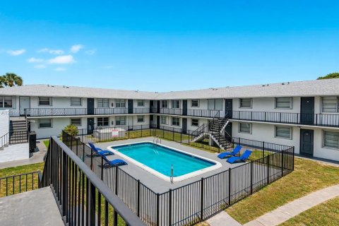 Apartment in Pompano Beach, Florida 2 bedrooms, 74.32 sq.m. № 2171275 - photo 11