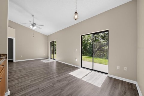House in Orlando, Florida 3 bedrooms, 133.59 sq.m. № 2224980 - photo 10