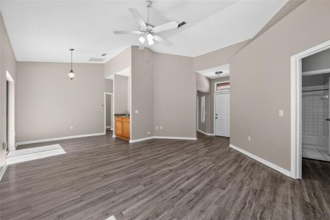 House in Orlando, Florida 3 bedrooms, 133.59 sq.m. № 2224980 - photo 7