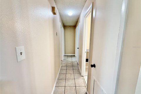 Villa ou maison à louer à Kissimmee, Floride: 4 chambres, 142.33 m2 № 1549169 - photo 12