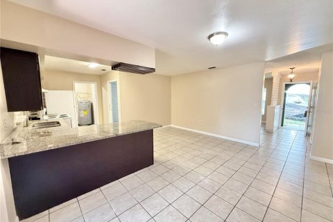 Villa ou maison à louer à Kissimmee, Floride: 4 chambres, 142.33 m2 № 1549169 - photo 6