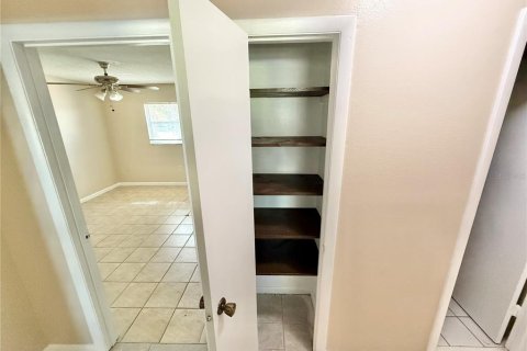 Villa ou maison à louer à Kissimmee, Floride: 4 chambres, 142.33 m2 № 1549169 - photo 21