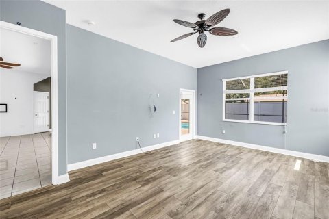 Villa ou maison à vendre à Wesley Chapel, Floride: 4 chambres, 312.43 m2 № 2207610 - photo 11