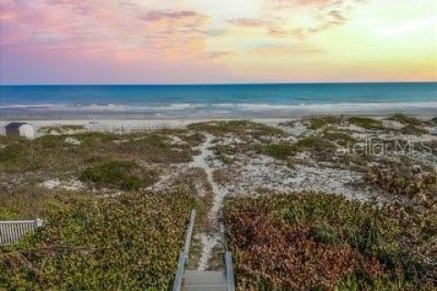 Villa ou maison à vendre à Cocoa Beach, Floride: 5 chambres, 216.09 m2 № 1525406 - photo 1