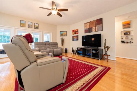 Casa en venta en Auburndale, Florida, 3 dormitorios, 175.21 m2 № 2383375 - foto 9