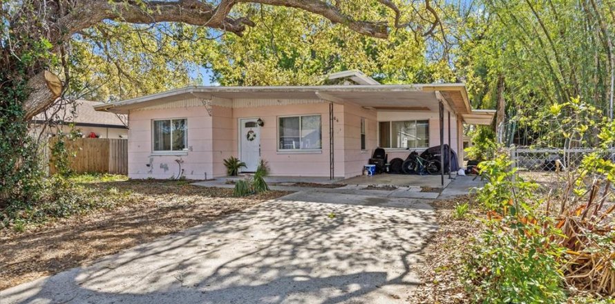 House in Saint Petersburg, Florida 2 bedrooms, 94.76 sq.m. № 1571826