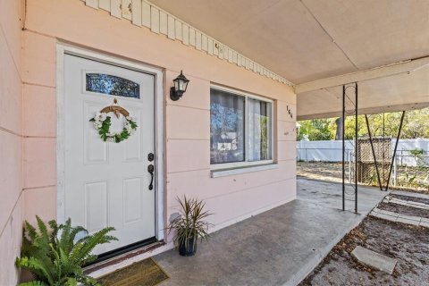 House in Saint Petersburg, Florida 2 bedrooms, 94.76 sq.m. № 1571826 - photo 2