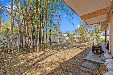 House in Saint Petersburg, Florida 2 bedrooms, 94.76 sq.m. № 1571826 - photo 19