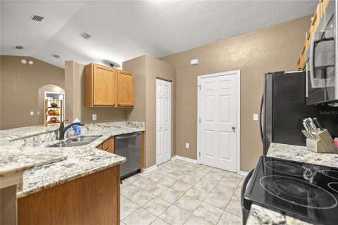 House in Ocklawaha, Florida 3 bedrooms, 128.48 sq.m. № 1827681 - photo 8
