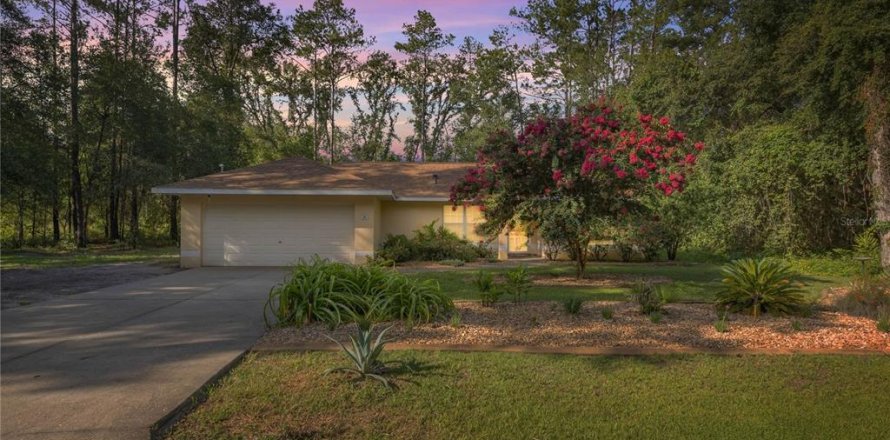 House in Ocklawaha, Florida 3 bedrooms, 128.48 sq.m. № 1827681