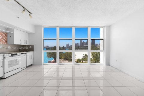 Condo in Miami, Florida  № 2072487 - photo 8