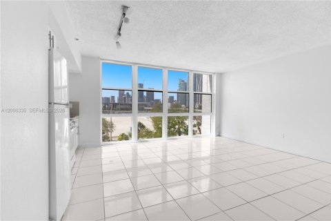 Condo in Miami, Florida  № 2072487 - photo 2